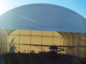  Hangar lotniczy z materiału 
